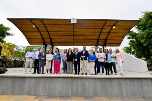 Gáldar inaugura la nueva y rehabilitada Plaza de Barrial