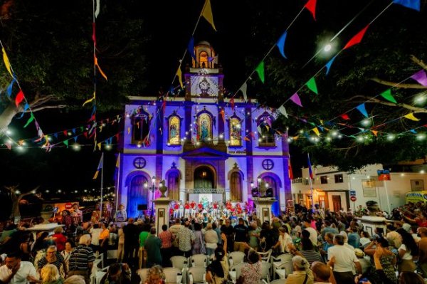 Agaete: La Banda Guayedra y la Banda de Agaete armonizan un preg&oacute;n hist&oacute;rico para las Fiestas de Las Nieves