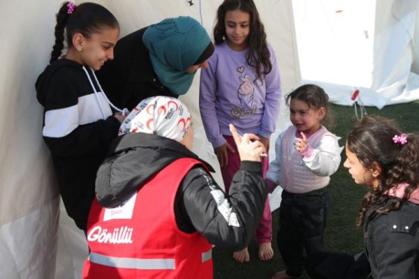 La Cruz Roja Internacional pide apoyo y solidaridad a largo plazo para Turquía y Siria