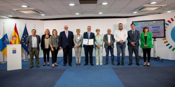 El Gobierno firma con patronales y sindicatos la Estrategia Canaria de Formaci&oacute;n Profesional Dual