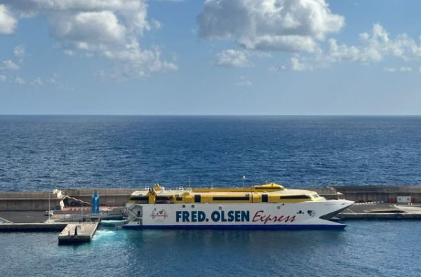 La ruta de Fred. Olsen Express entre El Hierro y Tenerife celebra su primer aniversario con m&aacute;s de 179.000 personas transportadas