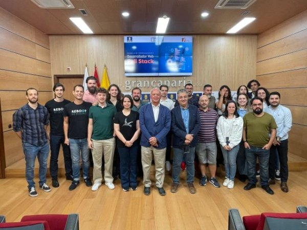 El consejero de Empleo y el presidente de la FULP presentan el proyecto Escuela de Programadores