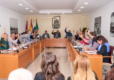 Fuerteventura: Puerto del Rosario aprueba declarar al escritor Alexis Ravelo como Hijo Adoptivo