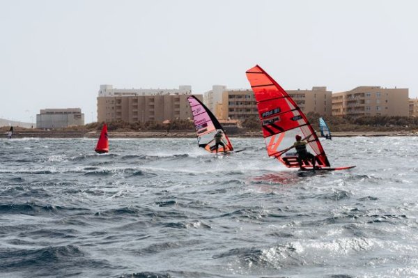 Segundo día de competición en Playa Surf Tenerife El Médano Windsurf Grand Slam