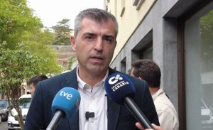 Manuel Dom&iacute;nguez propone la creaci&oacute;n de un grupo de trabajo para revisar las ayudas al transporte mar&iacute;timo