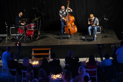 El jazz de Yul Ballesteros Tr&iacute;o puso el broche de oro al XXIX Encuentro Internacional de Guitarra Cl&aacute;sica Ciudad de Gu&iacute;a