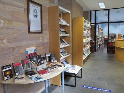 La Biblioteca Miguel Santiago de Gu&iacute;a rinde homenaje al escritor Alexis Ravelo