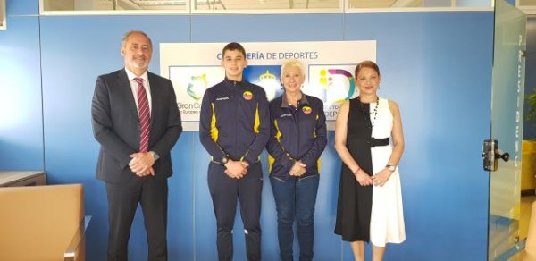 Francisco Castellano, ha recibido al joven grancanario José Falcón Paiser, del Club Sala de Armas