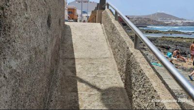 Atenci&oacute;n a las rampas de la Avenida de la Playa del Agujero - G&aacute;ldar
