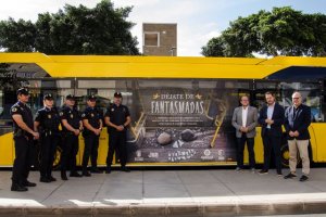 El Ayuntamiento y Guaguas Municipales promueven la campa&ntilde;a de seguridad en el transporte p&uacute;blico durante Halloween