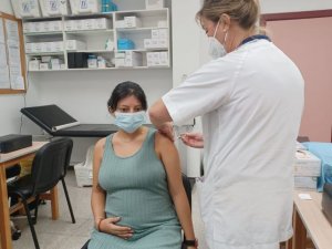 La campaña de vacunación contra la gripe comienza hoy en todos los centros de salud de Canarias