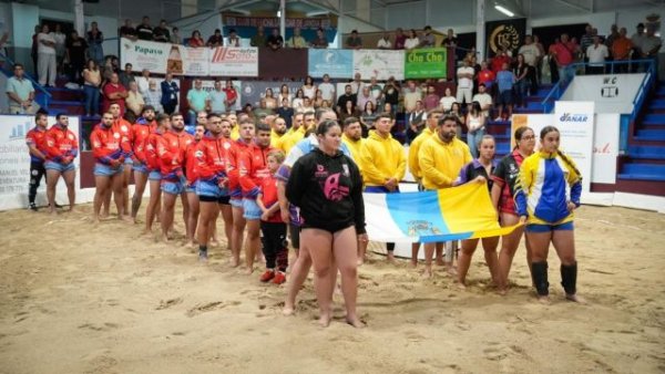 La Luchada Institucional por el Día de Canarias clausura en Fuerteventura la II Semana de Deportes Tradicionales
