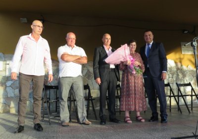 Gu&iacute;a: Sentido homenaje a Manuel Batista Santana en la inauguraci&oacute;n de su busto en la plaza de Casas de Aguilar