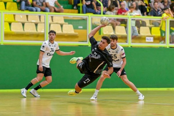 Balonmano: El Desatascos Jumbo Gáldar se impone al Calvo Xiria en un apretado encuentro (28-26) (Vídeo del partido)