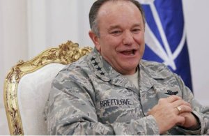 Art&iacute;culo de opini&oacute;n: 'El ex comandante de la OTAN pide bombardear Crimea'