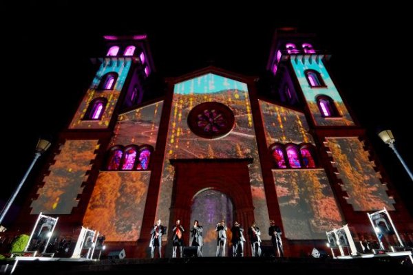 La Navidad ilumina la Villa de Moya