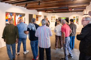 G&aacute;ldar: Juan Luis Calero revela su faceta de pintor con &lsquo;La silla evocadora&rsquo; en el Museo Ag&aacute;ldar