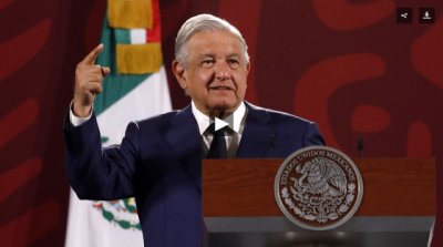 Pueblos: Latinos extraterrestres