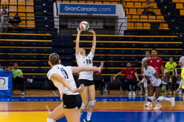 Voleibol Femenino: El CV Sayre Centro Comercial La Ballena cae ante Madrid Chamberí en un partido complicado