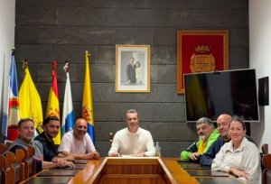 La Aldea de San Nicol&aacute;s avanza en la mejora del servicio del taxi con una reuni&oacute;n de coordinaci&oacute;n con el sector