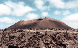 Transición Ecológica restaura los conos volcánicos del Parque Natural de Los Volcanes en Lanzarote