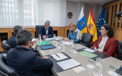 Gobierno de Canarias y Asociaci&oacute;n Espa&ntilde;ola contra el C&aacute;ncer abordan la prevenci&oacute;n y tratamiento del c&aacute;ncer