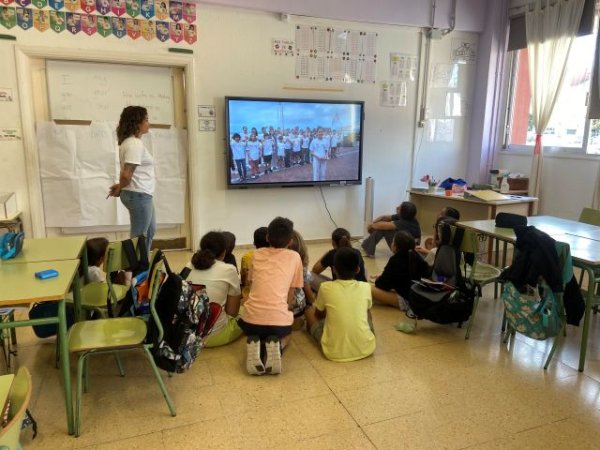 Santa Brígida da voz a la infancia