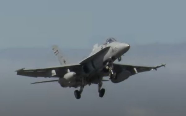 Entrenamiento conjunto de los Eurofighter Typhoon del Ala 11 y los F-18 Hornet del Ala 46 en el archipiélago canario (Vídeo)