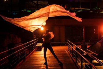 Danza contemporánea, circo, acrobacia, música y arquitectura forman el &#039;Tablero de Dama&#039;, una atractiva experiencia cultural en Cueva Pintada