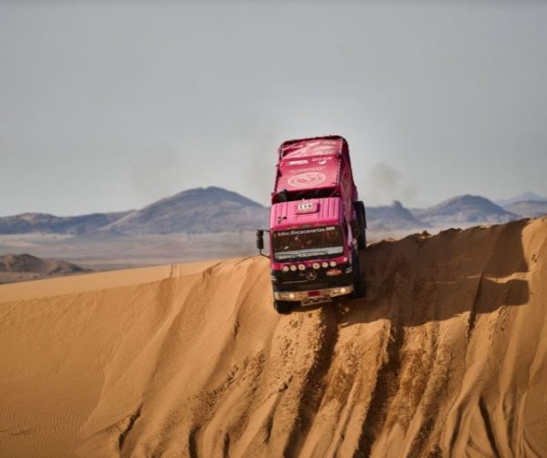 Dakar 2024: Rafa Lesmes y el Elefante Rosa: ¡Avanzando en Al Duwadimi - Hail!