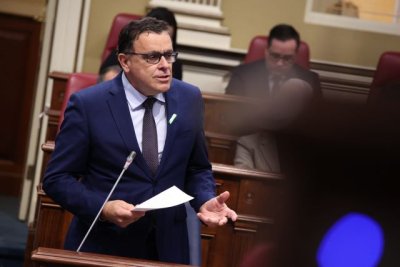 Manuel Miranda anuncia m&aacute;s informaci&oacute;n a la ciudadan&iacute;a y transparencia respecto a la actividad s&iacute;smica en el Teide