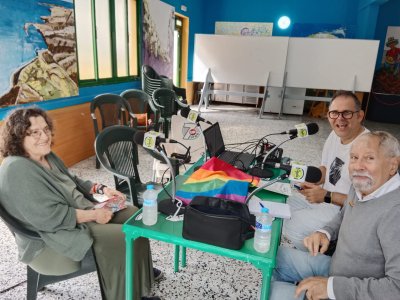 Agaete conmemora el Día Internacional del Orgullo LGTBI con la lectura de un manifiesto a cargo de la escritora, actriz y activista por los derechos sociales Lorenza Machín