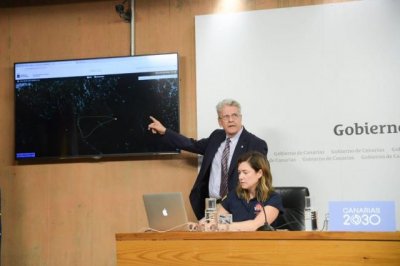 M&aacute;s de 200 efectivos participan en el dispositivo de extinci&oacute;n del incendio forestal en Tenerife