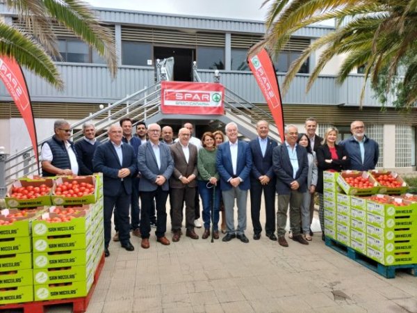 La Aldea de San Nicol&aacute;s refuerza su respaldo al sector del tomate a trav&eacute;s del convenio entre SPAR y COAGRISAN