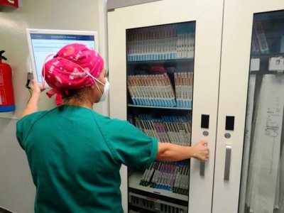 El Hospital Dr. Negr&iacute;n incorpora al &aacute;rea quir&uacute;rgica un armario inteligente que mejora la seguridad del paciente