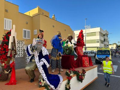 Carroza de Reyes Magos y el espect&aacute;culo &lsquo;Pulgarcita: el regreso a la charca&rsquo; para disfrutar en Gu&iacute;a de la noche m&aacute;s m&aacute;gica del a&ntilde;o