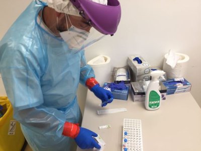Sanidad constata 318 nuevos casos de covid-19 en personas de más de 60 años desde el pasado viernes