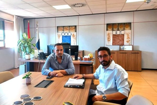 El director del SCS se reúne con el Colegio Oficial de Médicos de Santa Cruz de Tenerife