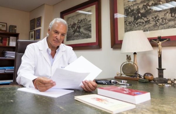 El Profesor de Cardiología Dr. Manuel de La Peña ingresa en la Orden de Caballería del Santo Sepulcro