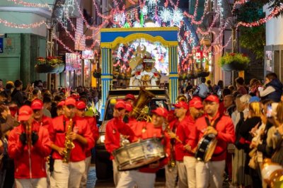 G&aacute;ldar: La ciudad recibe por todo lo alto a los Reyes Magos en una Cabalgata multitudinaria