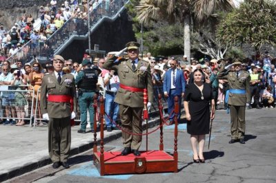 El ejercito participa en el d&iacute;a grande de las fiestas en honor de la Virgen de Candelaria