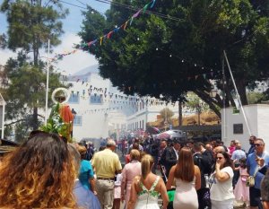 La imagen de San Pedro procesiona por las calles de El Valle de Agaete