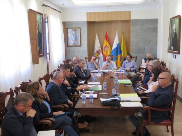 El Ayuntamiento de Gu&iacute;a aprueba m&aacute;s de 800.000 euros en reconocimientos de cr&eacute;dito para el pago a los proveedores