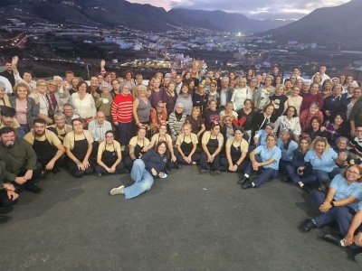 Los PFAE de G&aacute;ldar unen sabores, cuidados y recuerdos en una merienda navide&ntilde;a con las personas mayores del proyecto Envejecimiento Activo