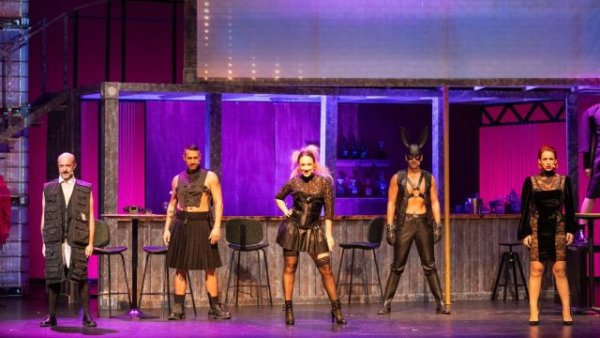 El Teatro Guiniguada abre el telón con ‘Pecados. El cabaret de la carne’