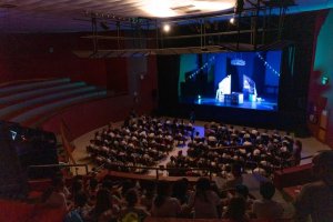 M&aacute;s de 300 escolares de Ag&uuml;imes conocen a Remigia Echarren, &ldquo;La Reina del Arga&rdquo;