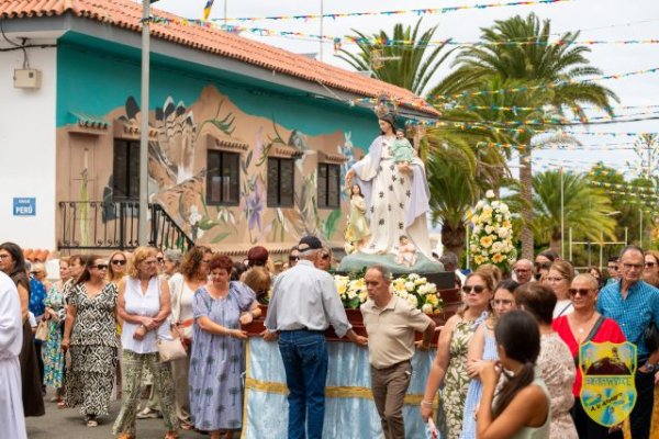 Gáldar: Barrial se vuelca con fe y tradición en la procesión de Nuestra Señora de Los Desamparados