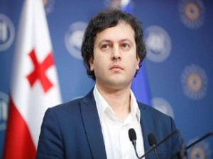 El presidente del partido gobernante de Georgia desacredit&oacute; la teor&iacute;a de la conspiraci&oacute;n del "golpe de bandera falsa"