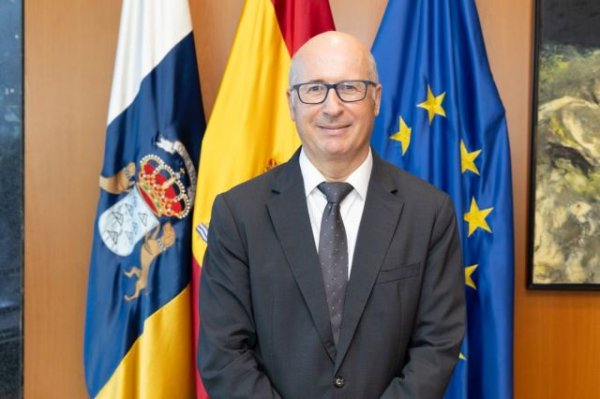 El Gobierno de Canarias acuerda con el Colegio de Abogados un mejor control de calidad en la atención a migrantes