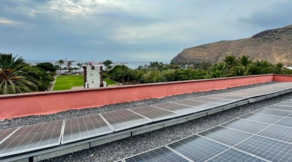 La Gomera: El Cabildo obtiene la certificación que acredita la autosuficiencia energética de su edificio sede